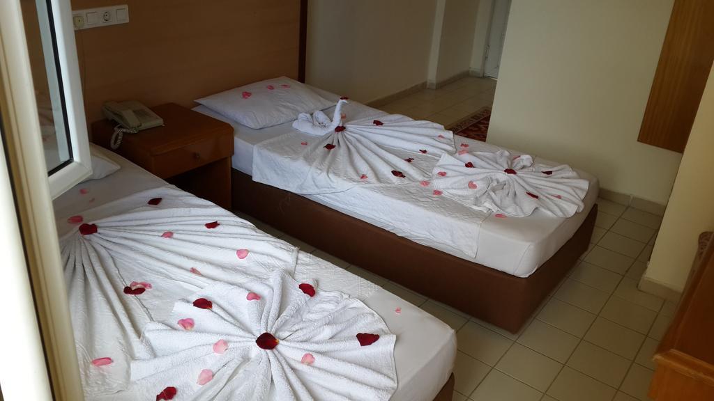 קמר Caner Hotel חדר תמונה