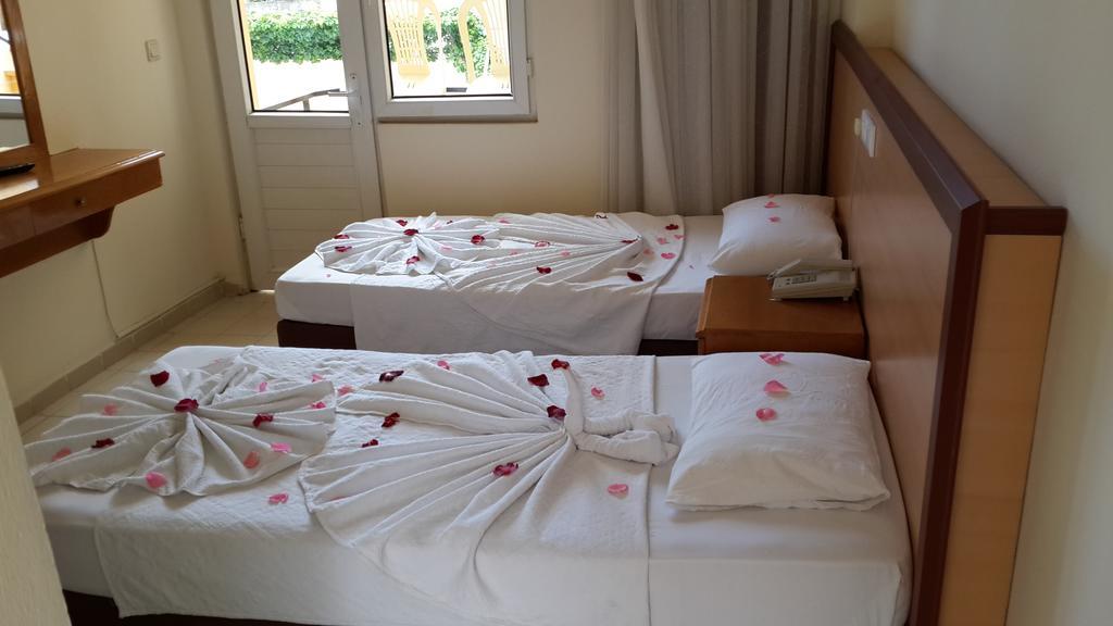 קמר Caner Hotel חדר תמונה