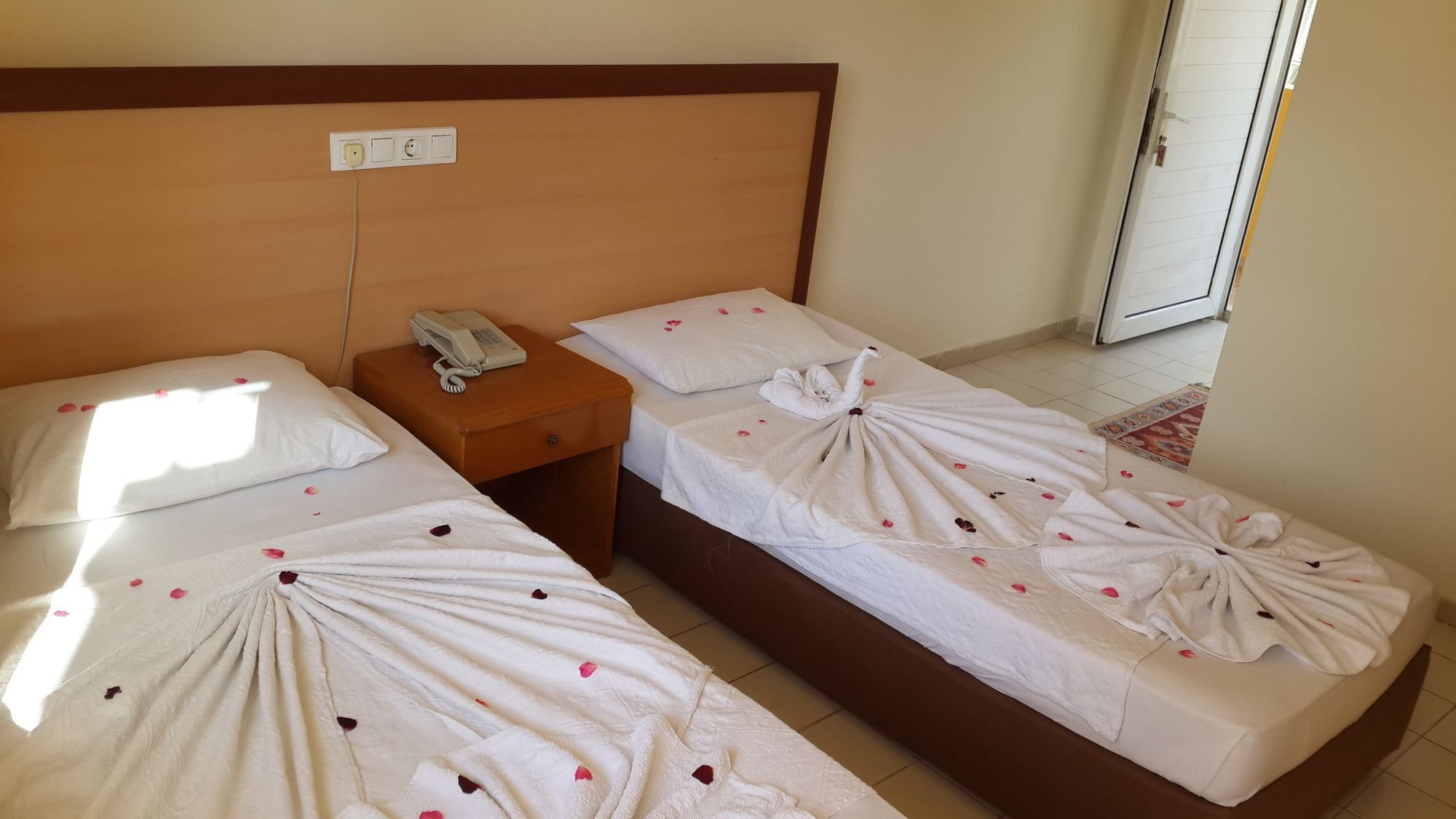 קמר Caner Hotel מראה חיצוני תמונה